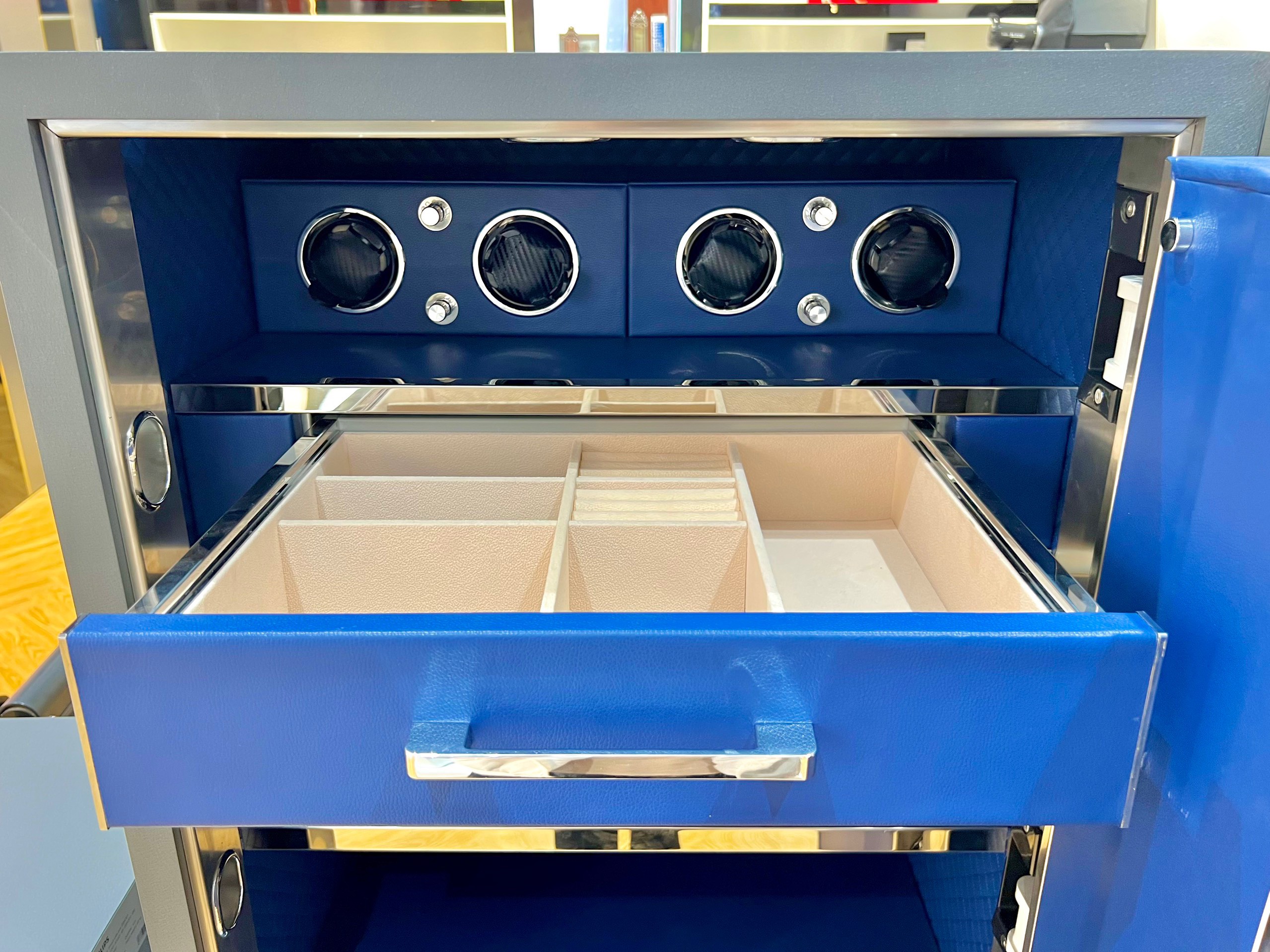 Ngăn két và hộp xoay đồng hồ của két sắt Philips SBX702-ABX Hộp xoay đồng hồ và ngăn két của két sắt Philips SBX702-ABX