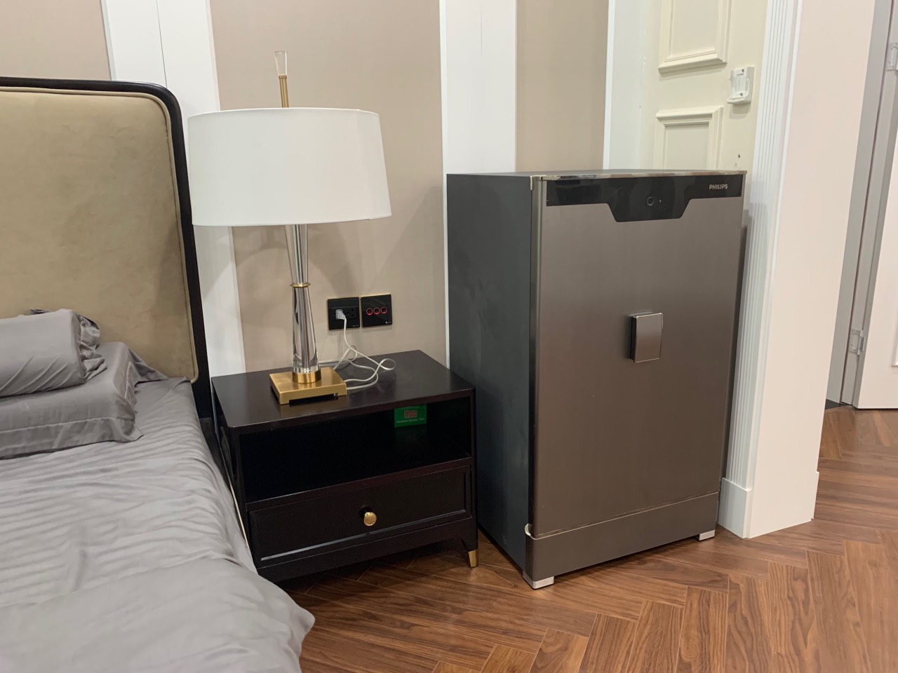 Két sắt Philips SBX702-ABX được lắp đặt tại nhà Két sắt Philips ABX702-ABX